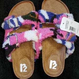 R2 Bernette Sherpa Multi Color Camo Adjustable Strap Sandals NWT